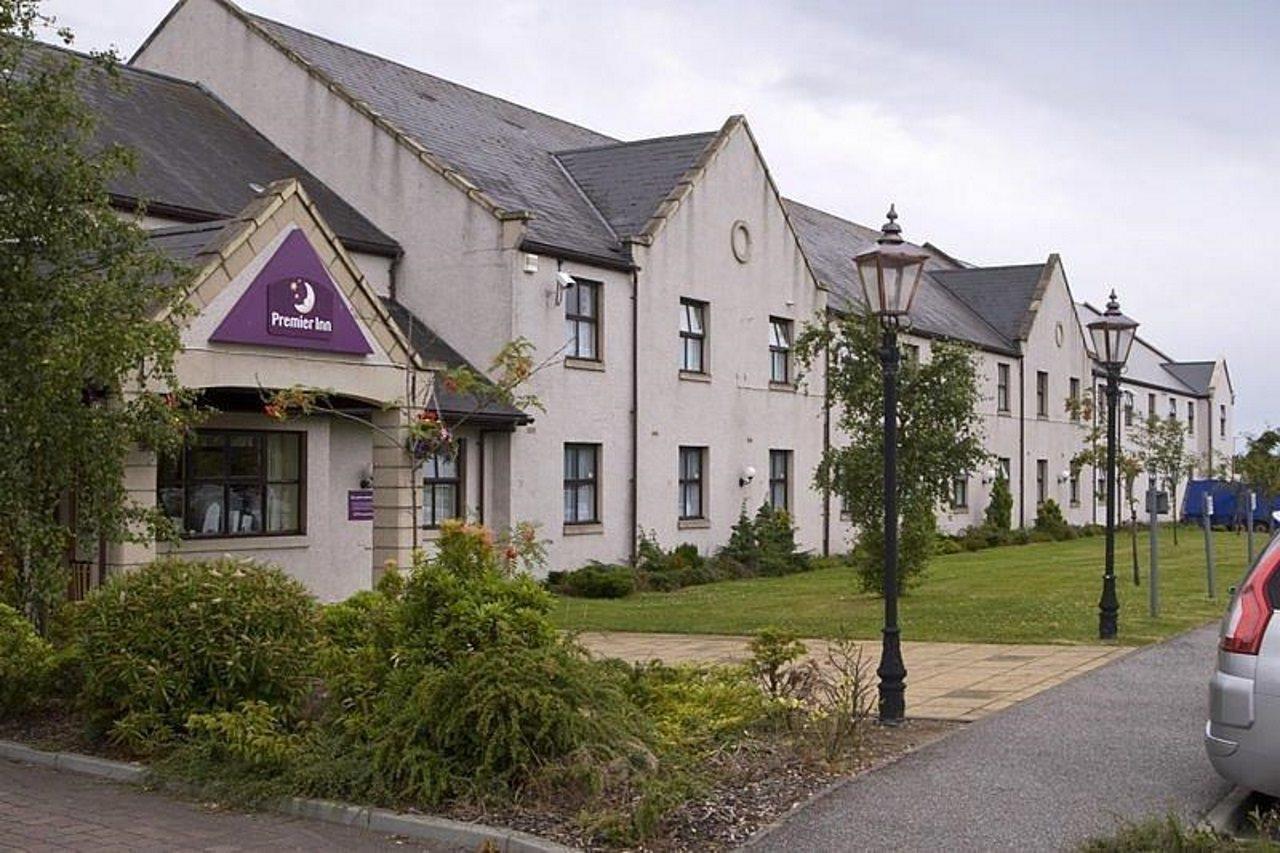 Premier Inn Элгин Экстерьер фото