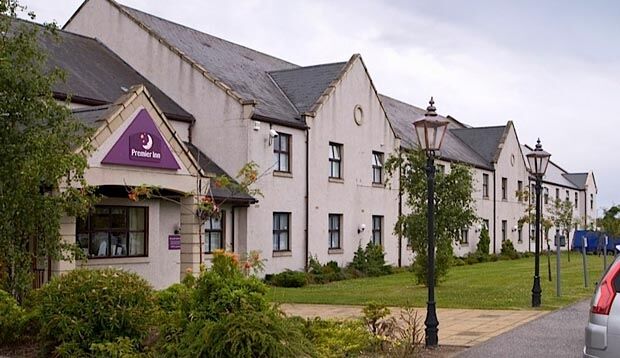 Premier Inn Элгин Экстерьер фото